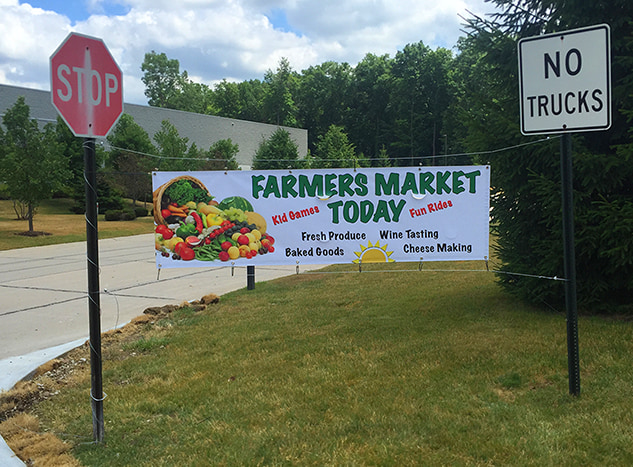 Banner Treo Tường