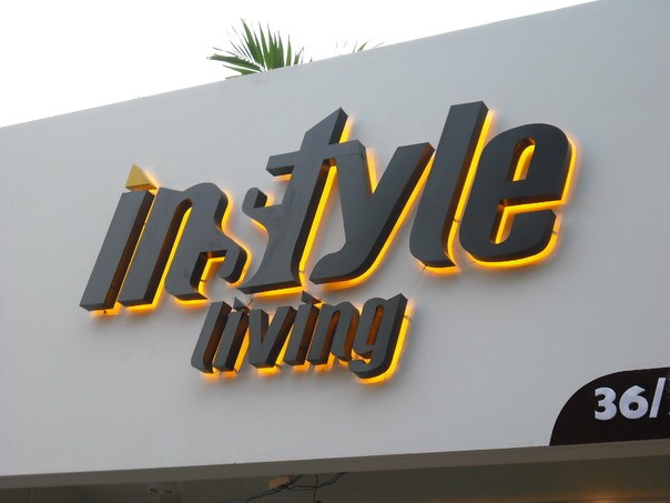 chu-noi-bien-hieu-cong-ty