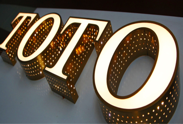 dich-vu-chu-inox-thiet-ke-doc-dao